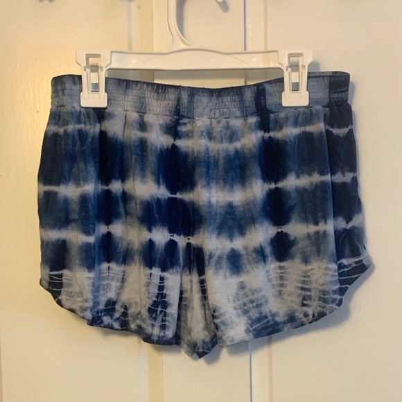 Blue and white tie dye flowy shorts - Picture 2 of 3
